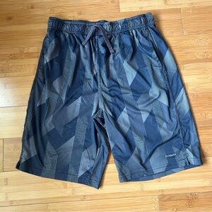 Athletic Works Boys Gray Patterned Athletic Shorts Size XXL (18)